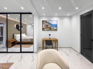 1 bedroom, desk, travel crib, free WiFi - Hyde Park #6 | Couples Retreat Apt W/ Jacuzzi (San Juan)