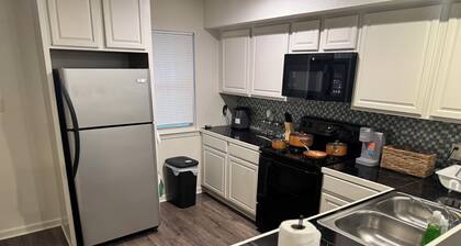 Cozy & Convenient 2BR Heart of Midtown Little Rock