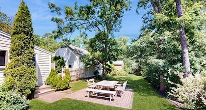 Cape Cod Getaway - near Seymour Pond and Rail Trail; Bay Beaches w/in a few mile