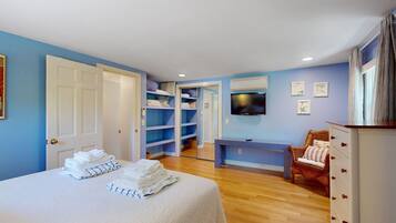 4 quartos, ferros/tábuas de passar roupa, acesso à internet