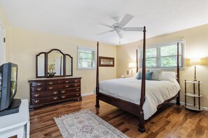 3 chambres, bureau, fer et planche à repasser, Wi-Fi gratuit