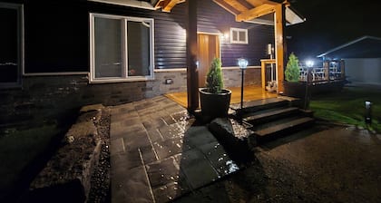 Lakefront Home With Wheelchair Access, Private Boat Launch, Clean and New