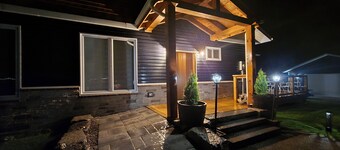 Lakefront Home With Wheelchair Access, Private Boat Launch, Clean and New