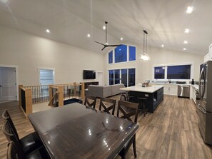 Interior - Lakefront Home With Wheelchair Access, Private Boat Launch, Clean and New (Roseneath)