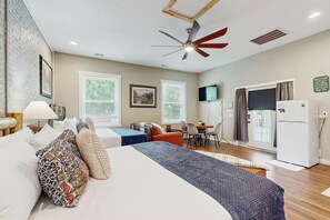 Bügeleisen/Bügelbrett, WLAN, Bettwäsche