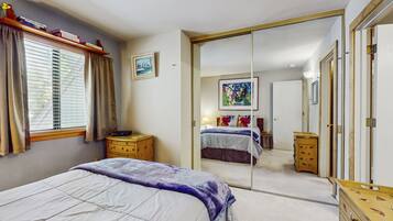 1 bedroom, iron/ironing board, internet, bed sheets