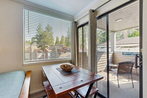 Dining - Studio condo with full kitchen- centrally located on a private beach (South Lake Tahoe)