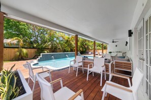 Pool - Spacious 4-bedroom house with heated pool in amazing Miami • Game Room (Miami)