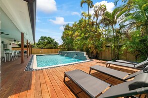 Pool - Spacious 4-bedroom house with heated pool in amazing Miami • Game Room (Miami)