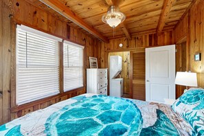 2 soverom, strykejern/-brett, internettilgang og sengetøy