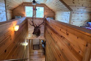 Interior - Conveniently located cabin with full kitchen, w/d, large deck & great views (South Fork)