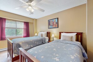 2 chambres, fer et planche à repasser, accès Internet, draps fournis