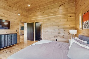 3 bedrooms, iron/ironing board, Internet, bed sheets