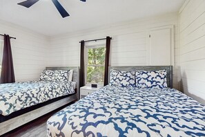 3 bedrooms, iron/ironing board, WiFi, bed sheets