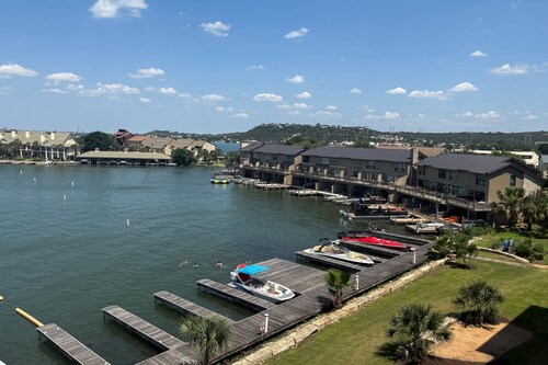 Stunning lakefront home on Lake LBJ with private balconies - close to Yacht Club