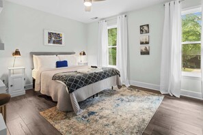3 bedrooms, iron/ironing board, WiFi, bed sheets - Fire pit - 6 Min to North Hills - Screened Porch (Raleigh)