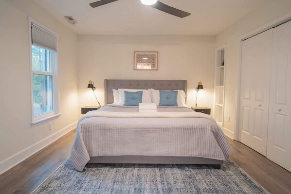 3 bedrooms, iron/ironing board, WiFi, bed sheets