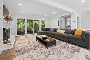 TV, fireplace, offices