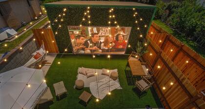 La Tierra House · 15 Min to Beach · Movie Lounge