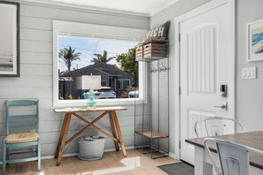 Dining - Pet Friendly Pleasure Point Home (Santa Cruz)
