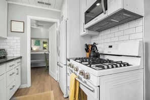 Coffee/tea maker, fridge, microwave, oven - Pet Friendly Pleasure Point Home (Santa Cruz)