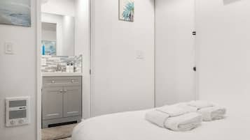 2 quartos, ferros/tábuas de passar roupa, Wi-Fi, roupa de cama