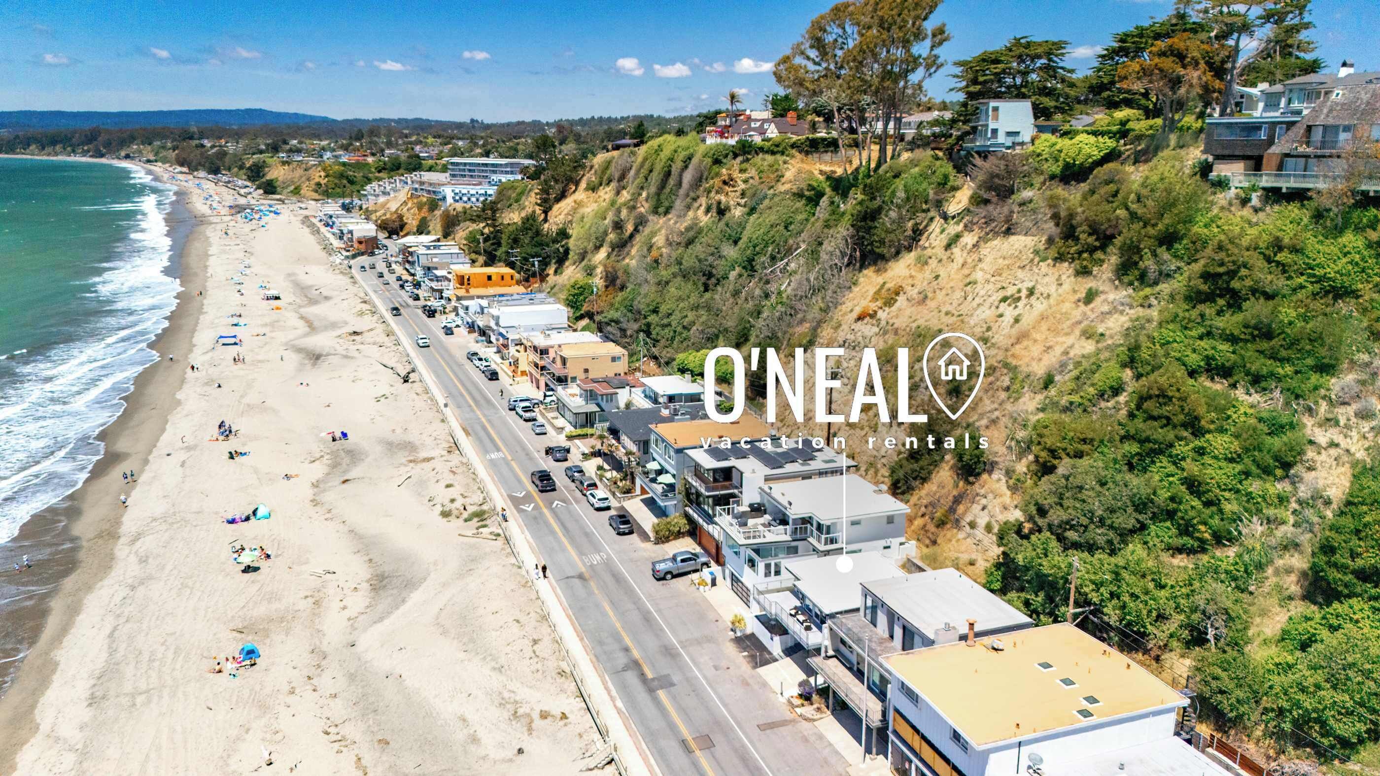 På stranden