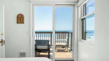 3 bedrooms, desk, iron/ironing board, WiFi