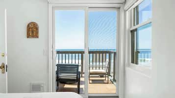 3 bedrooms, desk, iron/ironing board, WiFi
