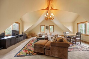 TV, DVD player, offices - Luxury Mountain Retreat with Hot Tub and Views (Telluride)