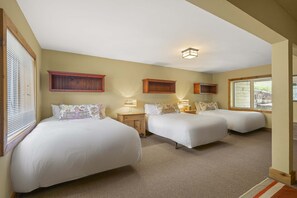 4 habitaciones, escritorio, tabla de planchar con plancha y wifi 