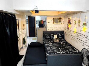 1 soverom, skrivebord, strykejern/-brett og wi-fi (inkludert)