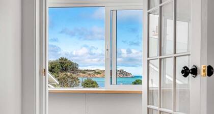 The Coach House, Beachfront, walk to Victor Harbor