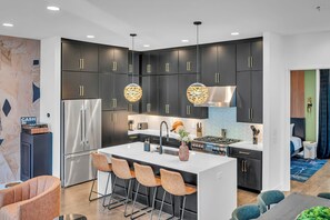 8 soverom, skrivebord, strykejern/-brett og wi-fi