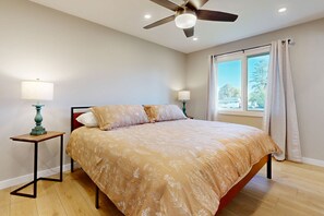3 bedrooms, internet, bed sheets