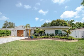 Exterior - Paradise Palms - Private Pool Oasis - St. Pete (St Petersburg)