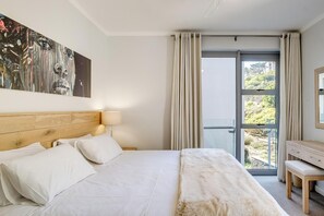 3 habitaciones, escritorio, tabla de planchar con plancha y wifi 