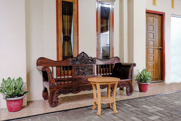 Lobby - Hotel O D&a Guesthouse Syariah And Rent Car (Malang)