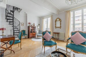 Interior - RUE Saint DIDier Champs Élysées 3 beds 3.5 bath (Paris)