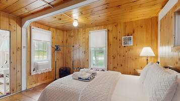 5 habitaciones, tabla de planchar con plancha, internet y ropa de cama