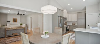 Recently Remodeled! Charming 2-bedroom bungalow in terrific DSM neighborhood