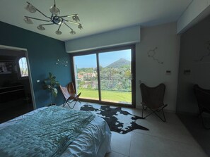 3 habitaciones, escritorio, tabla de planchar con plancha y wifi gratis 