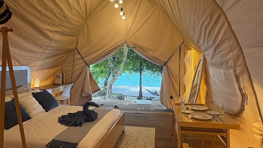 Floating Home in Reef Resort Unit 13