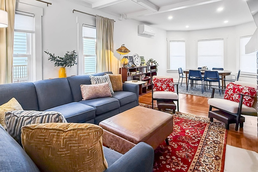 20% New Property Sale - Family-friendly Gem Walk To Town & Train Fully Renovated Victorian - Bridgeport, CT