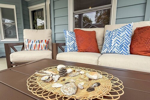 20% new property Sale - Family-Friendly Gem • Walk to Town & Train • Fully Renovated Victorian