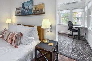 Desk, iron/ironing board, free WiFi, bed sheets