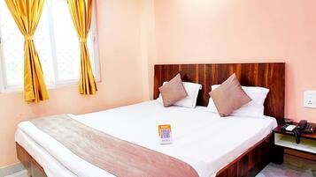 Superior Double Room, Air conditioning, Sea Facing | Hypo-allergenic bedding, in-room safe, desk, soundproofing