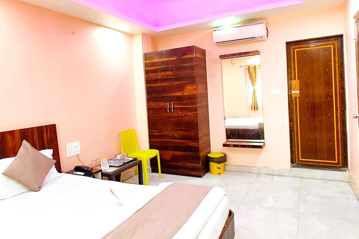 1 bedroom, in-room safe, desk, soundproofing
