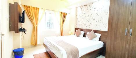 Literie hypoallergénique, coffres-forts dans les chambres, bureau