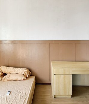 3 chambres, fer et planche à repasser, Wi-Fi, draps fournis